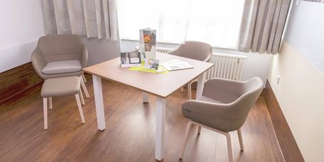 Sitzbereich im Privita Wahlleistungszimmer