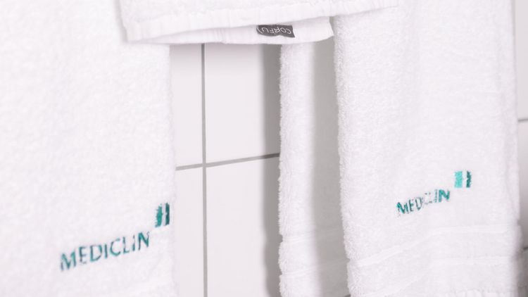 Handtücher im Badezimmer des Privita Wahlleistungszimmers