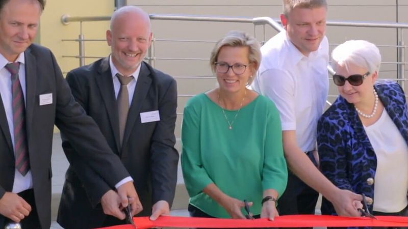 Gesundheitsministerin Barbara Klepsch weiht neues MEDICLIN MVZ in Bad Düben ein